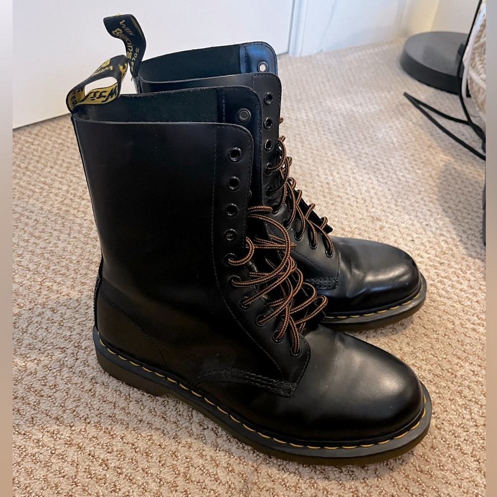 Dr. Martens men’s black original 1460 boots